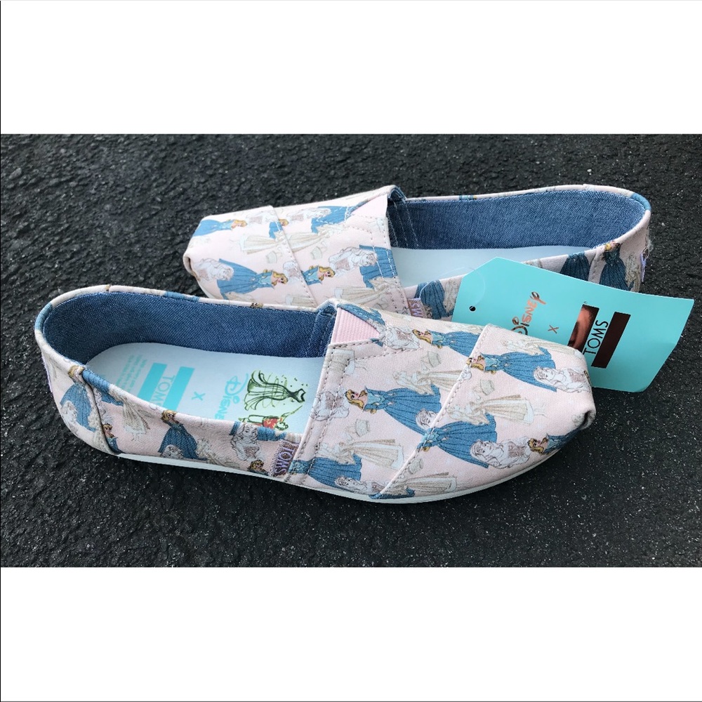 NWT Women’s Disney X Toms Aurora Flats